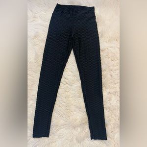 Butt lifting black leggings